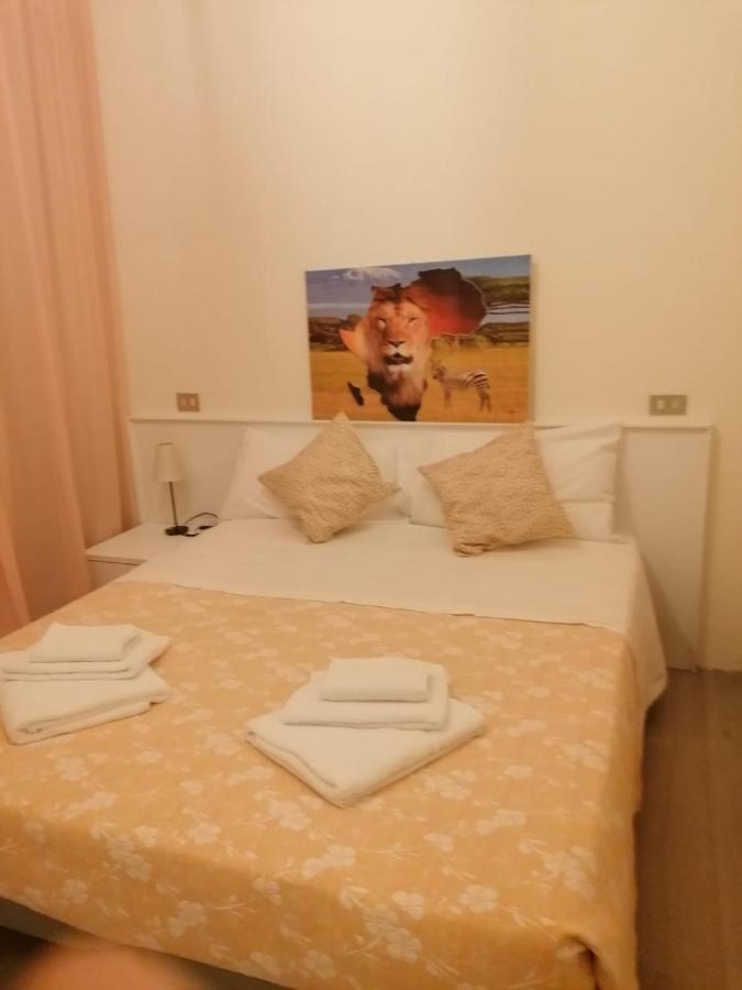 Hotel Bologna Римини Екстериор снимка