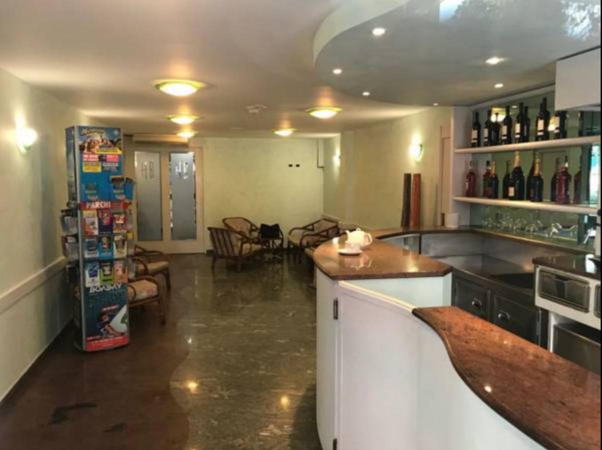 Hotel Bologna Римини Екстериор снимка